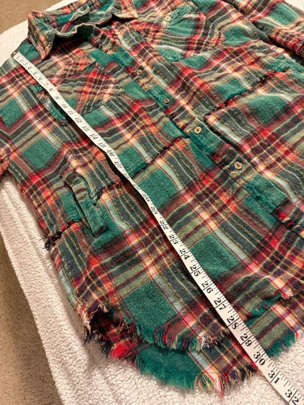 Oli & Hali Oversized Plaid Flannel Shacket Button Up Green Red Oversized Shirt - Picture 5 of 10